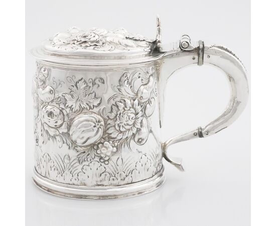 Charles II sterling silver tankard, silversmith WS, London, 1676?