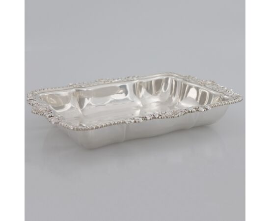 George IV sterling silver vegetable dish, lid and handle, Paul Storr, London, 1821