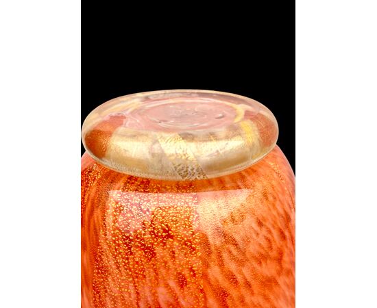 Cased glass vase with lattimo variegations and gold leaf. Barovier & Toso manufacture. Murano.