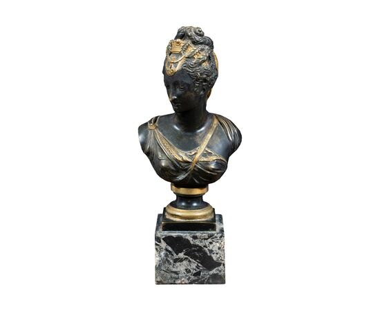 Small bronze ornament - Bust of woman. Italy, early 19th century.