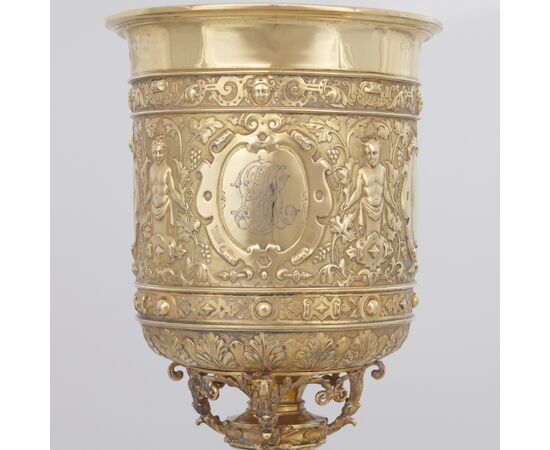 Queen Victoria vermeil sterling silver lidded cup, Goldsmiths & Silversmiths Co Ltd, London, 1899