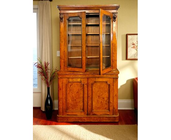 Libreria con Vetrina Elegante – Metà ‘800