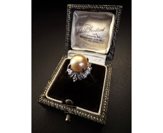 Ring with "GOLD" Pearl and Diamonds