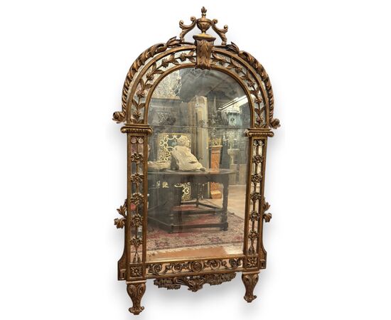 SPECC568 - Antique gilded and carved wooden mirror, 18th century, measures cm W 103 x H 186