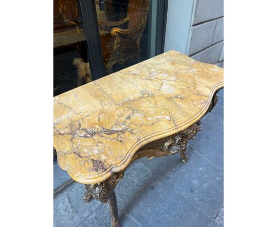 Console rocaille in legno intagliato e dorato