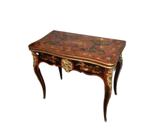 Prezioso tavolino da gioco inglese di gusto francese stile Luigi XV prima metà 1800