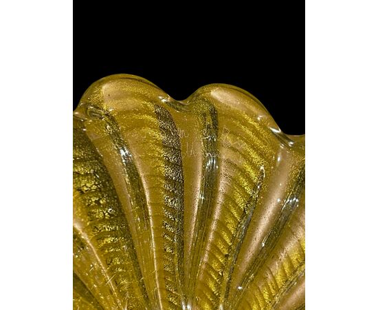 Heavy glass lamp 'cordonato oro'. Signature Barovier and Toso, Murano.