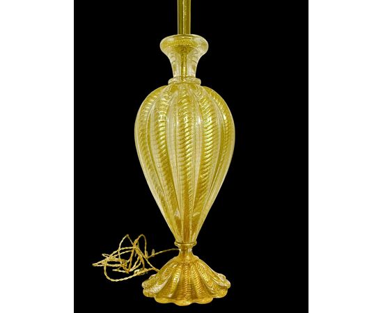 Heavy glass lamp 'cordonato oro'. Signature Barovier and Toso, Murano.