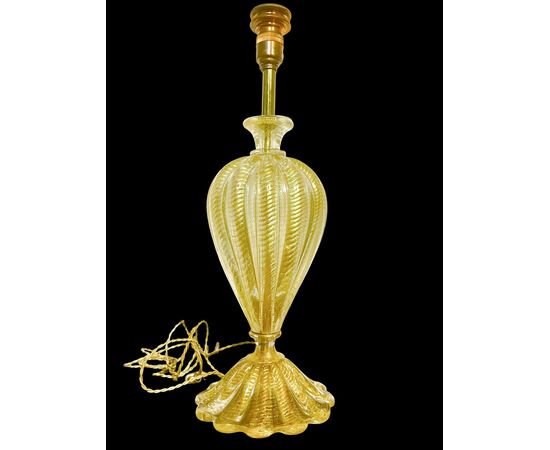 Heavy glass lamp 'cordonato oro'. Signature Barovier and Toso, Murano.