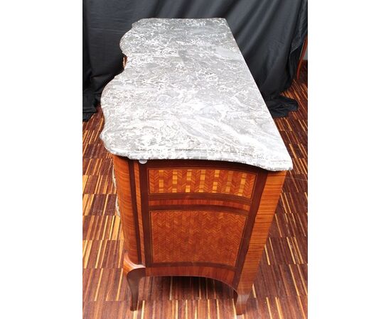 French chest of drawers from the 1800s, Transition style, with bronzes and marble