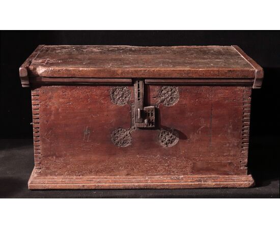 Gothic strongbox, Veneto 15th century