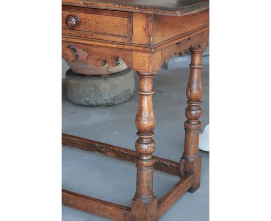 Spool-turned console table, Tuscany 17th century