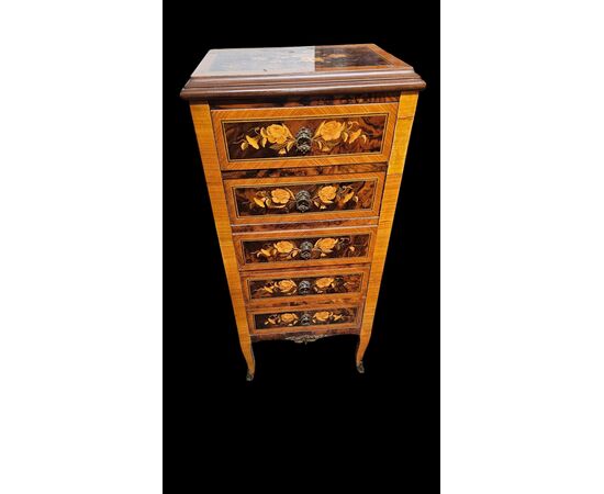 French chest of drawers