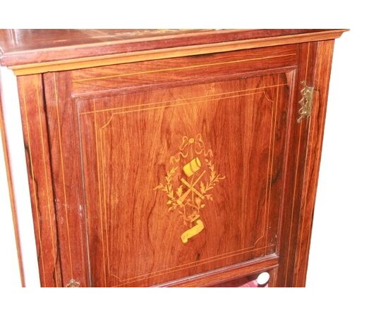 Vetrinetta bassa vittoriana della seconda metà del 1800 in palissandro con intarsi e alzatina con specchio