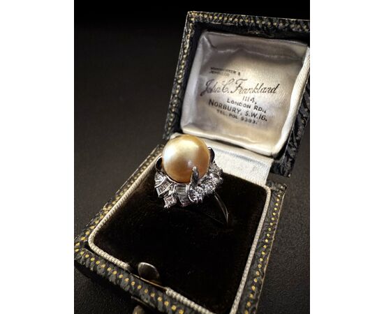 Ring with "GOLD" Pearl and Diamonds