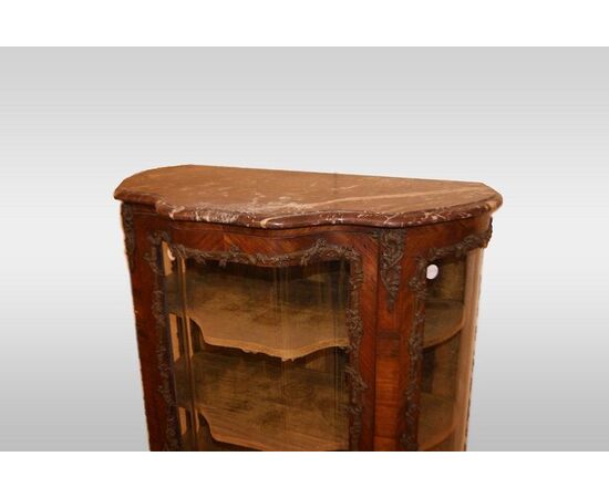 Vetrinetta francese stile Luigi XV del 1800 Vernis Martin con piano in marmo