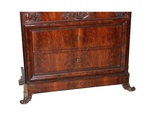 Grande secretaire Biedermeier della seconda metà del 1800 in piuma di mogano