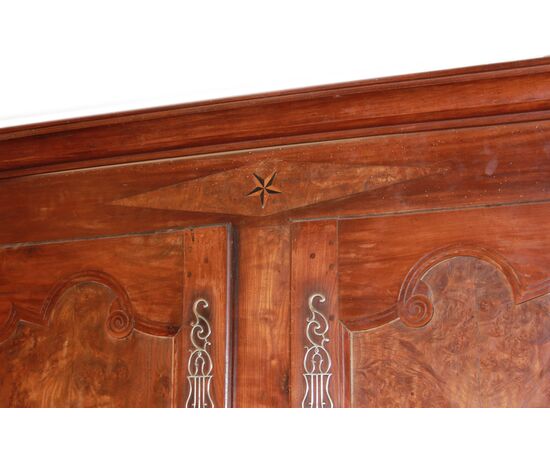 Large French cupboard-wardrobe from the early 1800s with 4 doors