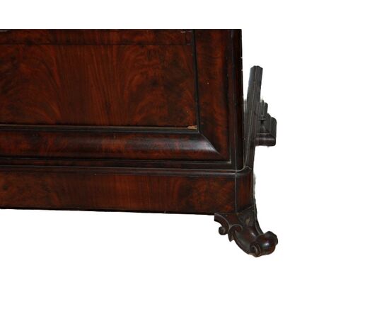 Grande secretaire Biedermeier della seconda metà del 1800 in piuma di mogano