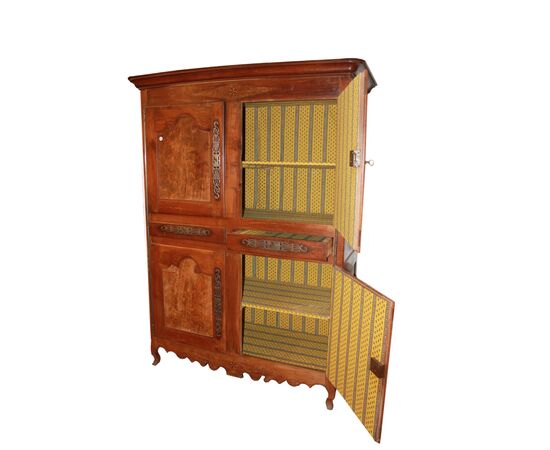 Large French cupboard-wardrobe from the early 1800s with 4 doors