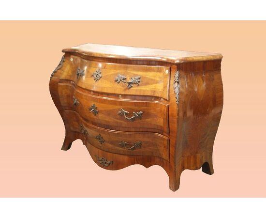 Wonderful Austrian Louis XV commode from the 1700s in walnut veneered wood