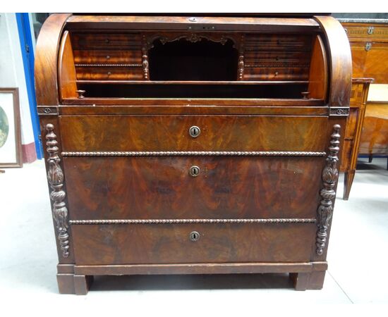 Importante trumeau del periodo Biedermeier in mogano
