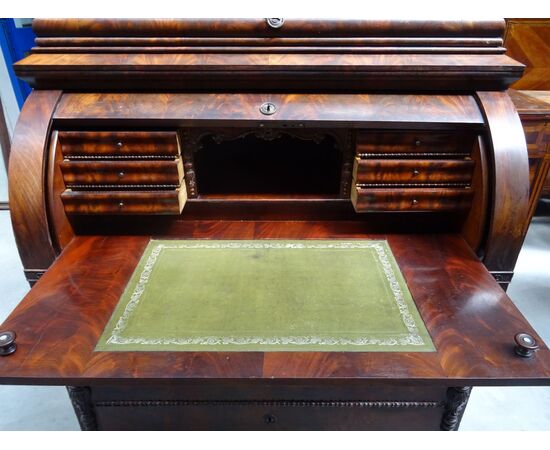 Importante trumeau del periodo Biedermeier in mogano
