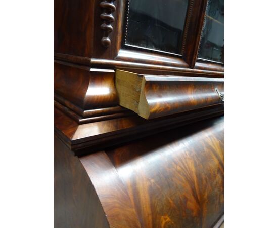Importante trumeau del periodo Biedermeier in mogano