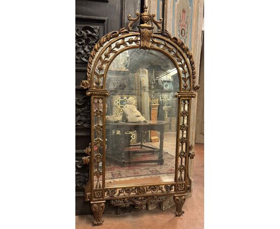 SPECC568 - Antique gilded and carved wooden mirror, 18th century, measures cm W 103 x H 186