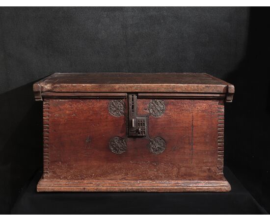 Gothic strongbox, Veneto 15th century
