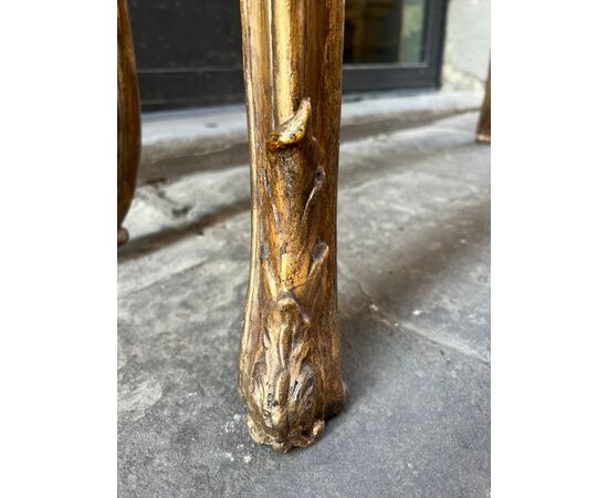 Console rocaille in legno intagliato e dorato