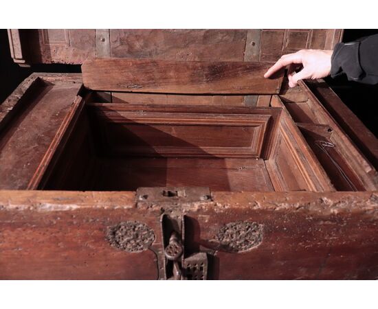 Gothic strongbox, Veneto 15th century