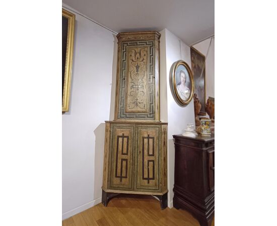 Neoclassical double-bodied corner cabinet, late 18th century