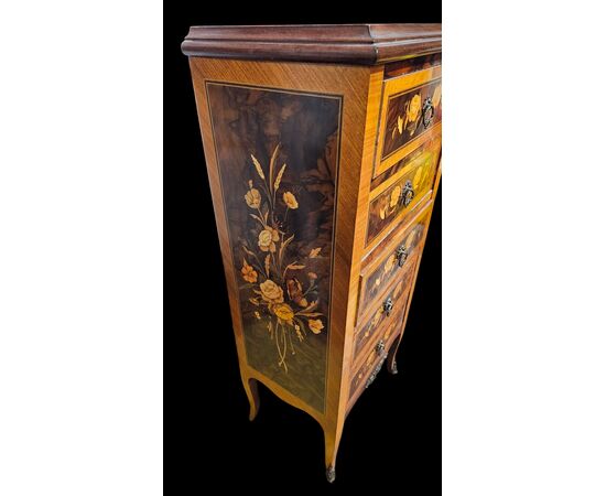 French chest of drawers