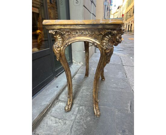 Console rocaille in legno intagliato e dorato