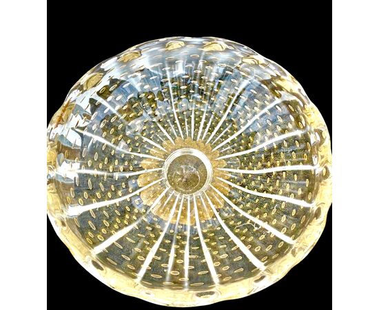 Polylobed centerpiece vase with bubble inclusions and gold leaf. Fratelli Toso, Murano.