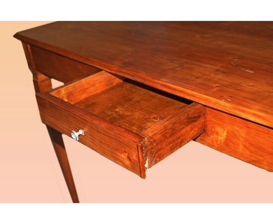 Writing desk from the late 1700s, Italian Louis XVI style, in cherry wood, fully restored.
