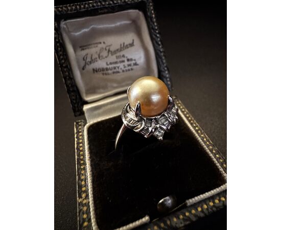 Ring with "GOLD" Pearl and Diamonds