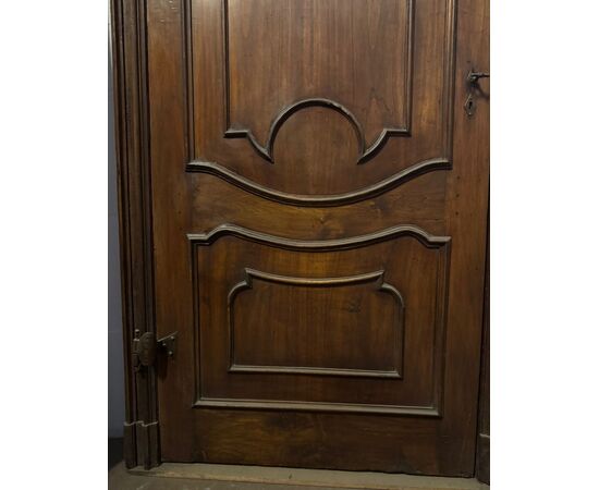 PTI763 - Antique walnut door, with frame, 18th century, opening dimensions cm W 100 x H 221