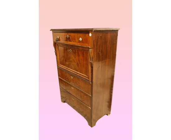 North European Secretaire from the 1800s, Biedermeier style, in flamed walnut.