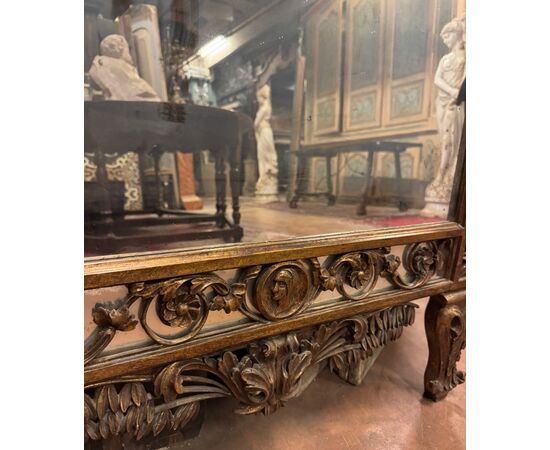 SPECC568 - Antique gilded and carved wooden mirror, 18th century, measures cm W 103 x H 186
