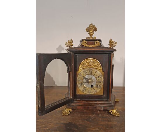WALNUT AND GILT BRONZE CLOCK, SECOND HALF OF THE 17TH CENTURY