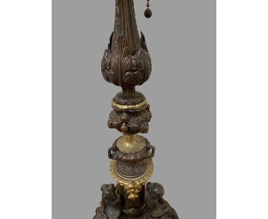 Coppia di lampade in bronzo