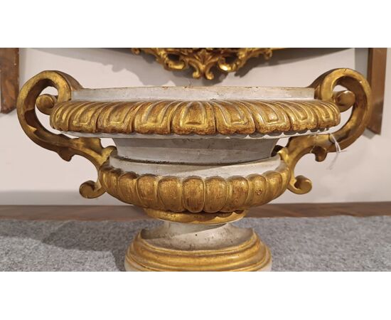 NEOCLASSICAL VASE-SHAPED PALM HOLDER LATE 18TH CENTURY