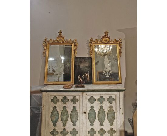 PAIR OF NEOCLASSICAL MIRRORS WITH ENGRAVED GLASS, LATE 18TH CENTURY