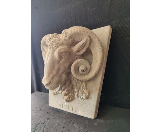 Mascherone/Bocca da Fontana - Volto di Ariete - Pietra di Vicenza - Venezia - 43 x 44 cm