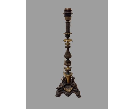 Coppia di lampade in bronzo