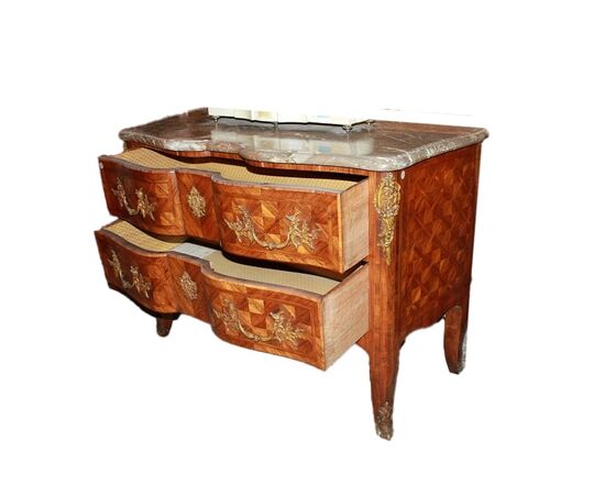 Superbo cassettone di inizio 1800 Francese stile Luigi XV in bois de rose con marmo e ricche applicazioni in bronzo dorato