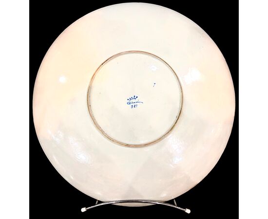 Large majolica plate with historical and Raphael-style decoration. Ginori.