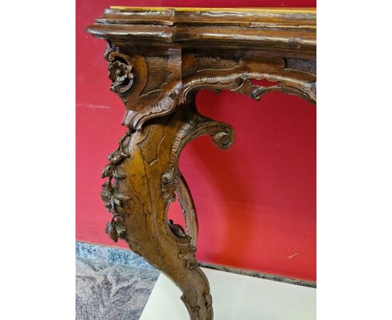 Venetian console table in walnut wood